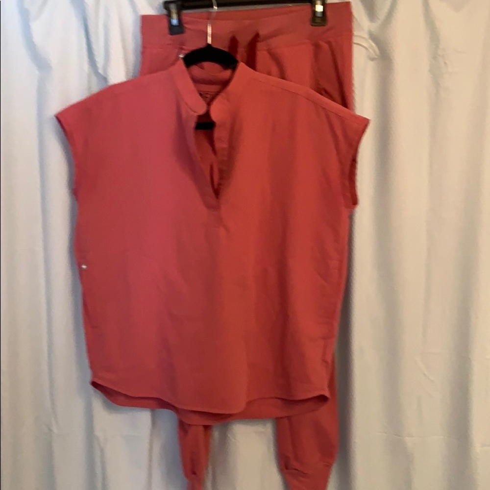 Rose scrub set from Figs